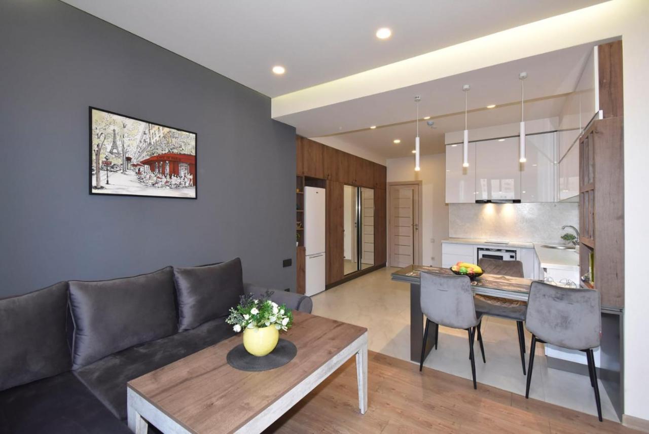 Home4You City Center Apartments Yerevan Bagian luar foto