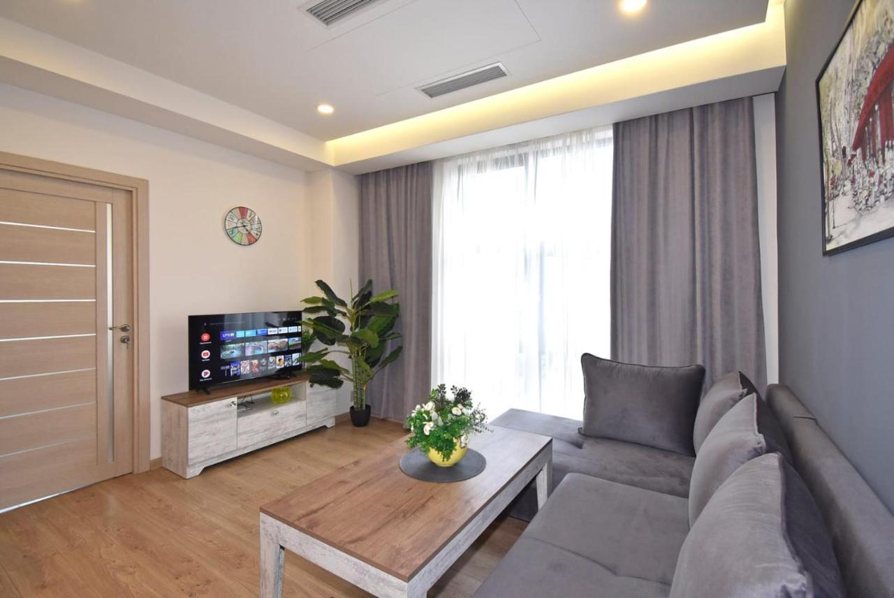Home4You City Center Apartments Yerevan Bagian luar foto