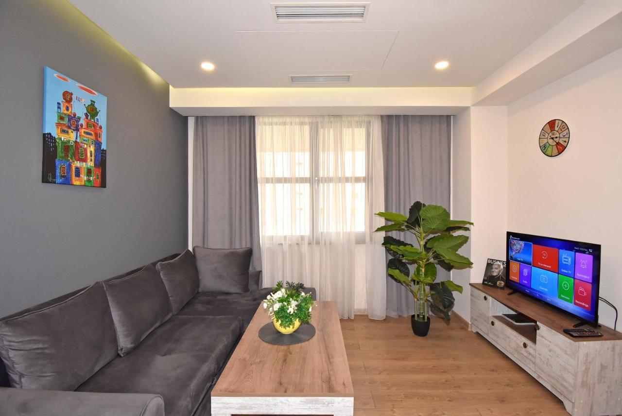 Home4You City Center Apartments Yerevan Bagian luar foto