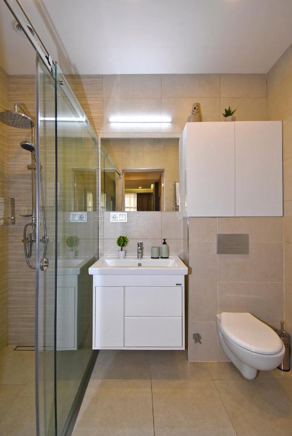 Home4You City Center Apartments Yerevan Bagian luar foto