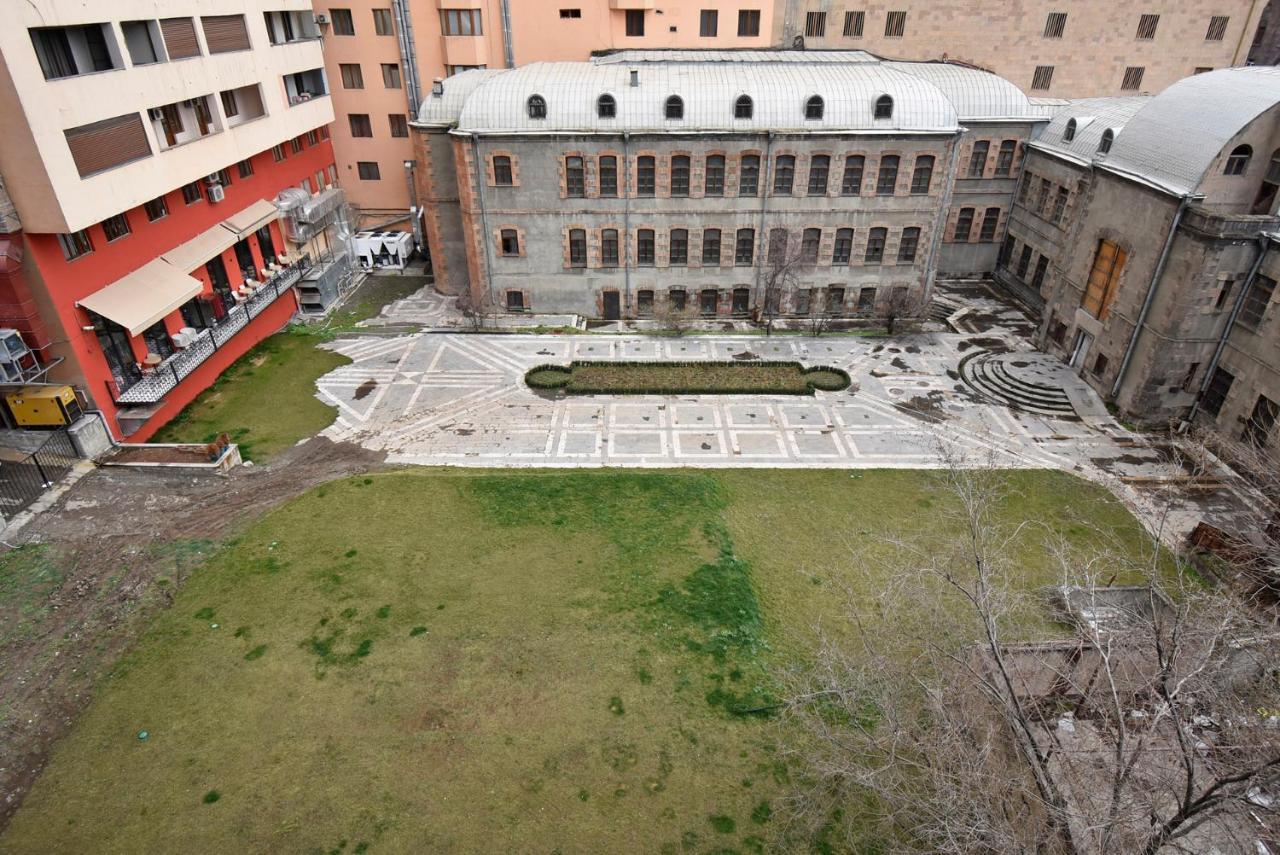 Home4You City Center Apartments Yerevan Bagian luar foto