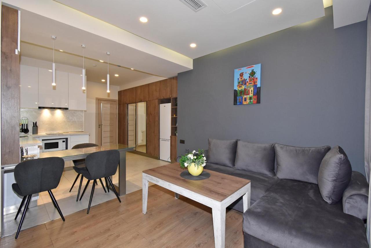 Home4You City Center Apartments Yerevan Bagian luar foto