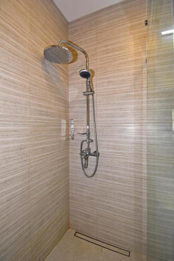 Home4You City Center Apartments Yerevan Bagian luar foto